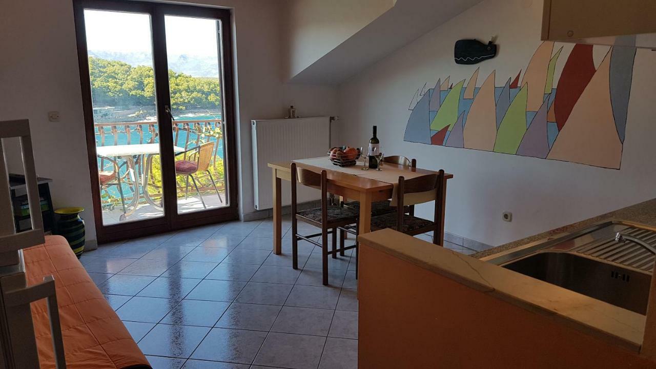 Apartments And Room Caric Jelsa  Esterno foto
